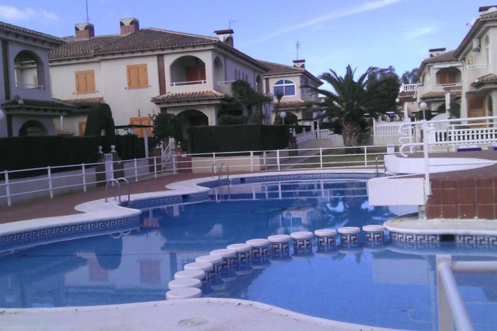 La Casa De La Palmera Apartamento Torrevieja Exterior foto